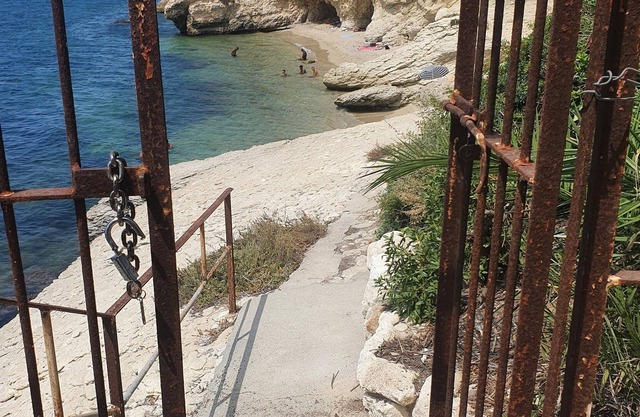 Romantic house, overlooking the sea and private access to Cala Bernat