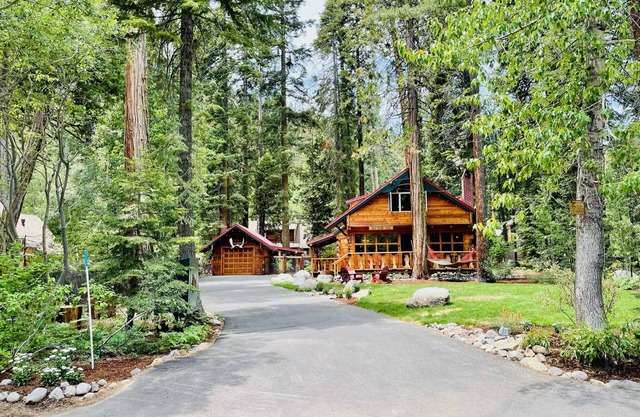Log Cabin romántica con bañera de hidromasaje e Internet (perros)