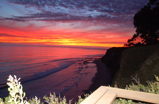 Romantic oceanfront home on the bluff w/ incredible 180+ deg ocean views