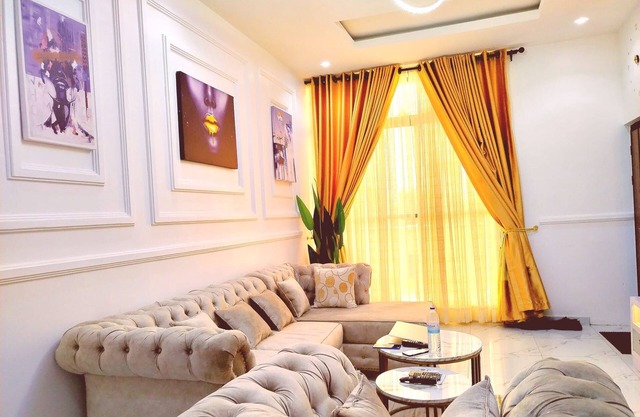 Room at Kings' Place Lekki 24hrs Electricity