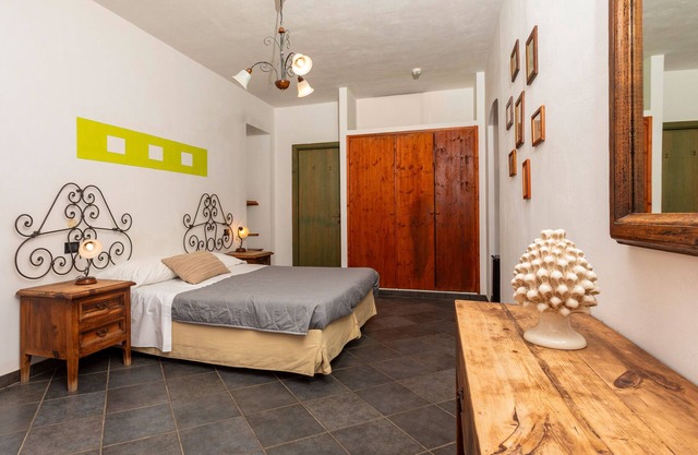Habitación 'Filumena' con vistas a la montaña, Wi-Fi y aire acondicionado.
