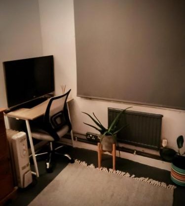 Room just of the Southbank sleeps 3