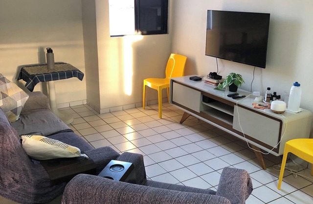 Habitación con cama doble, aire acondicionado y baño privado. Bessa-João Pessoa.