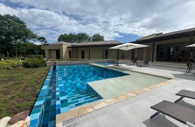 Roomy 4BR Villa with Pool at Mesa de Yeguas