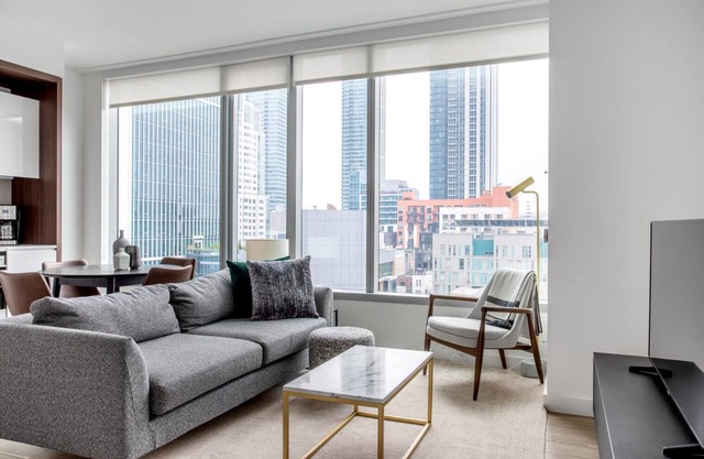Roomy Rincon Hill 1BR w/ Gym, Rooftop, Hot Tub, nr. SV by Blueground