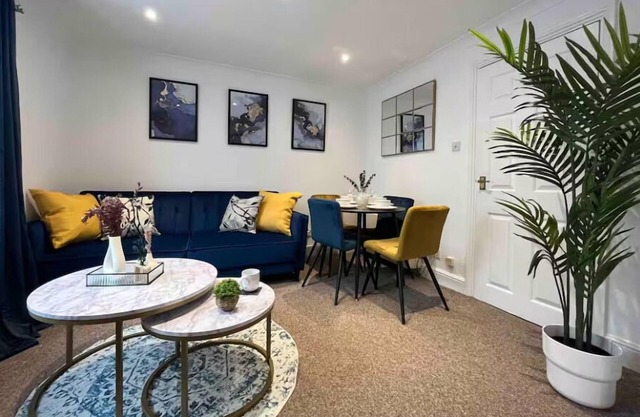 Rose Court-Free Parking-Central-Long Stay Offer