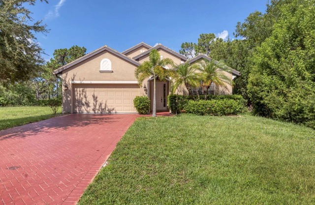 Nuevo listado, hermosa casa Rotunda West, piscina privada, tarifas mensuales, minutos de las playas de Englewood y Boca Grande