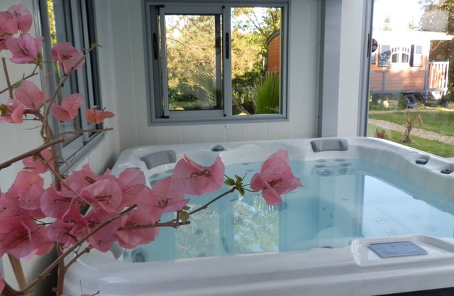 ROULOTTE GITE ACCESO JACUZZI PISCINA CUBIERTA PRIVADA Y CUBIERTA SAUMUR DOUE