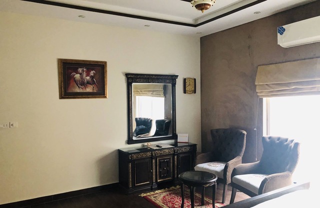 Royal Exective Bed Room Dha Phase 3 Lahore