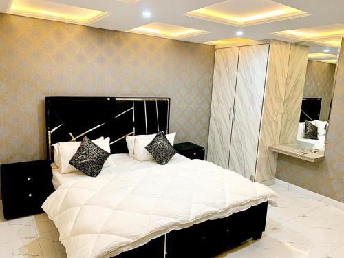 Royal Height Residence Luxury Hotel Apartments