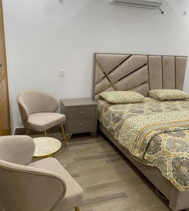 Royal night hotel