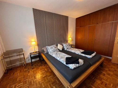 Ruhige, klimatisierte Wohnung nahe Zentrum & Bahnhof