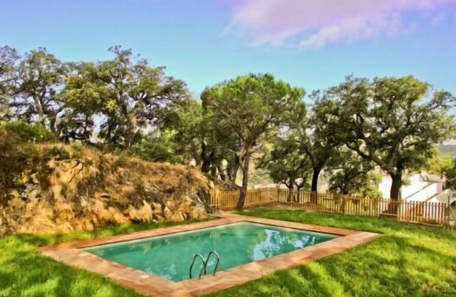 Alojamiento Rural Hozgarganta, Casa Rural El Lario (piscina a compartir)