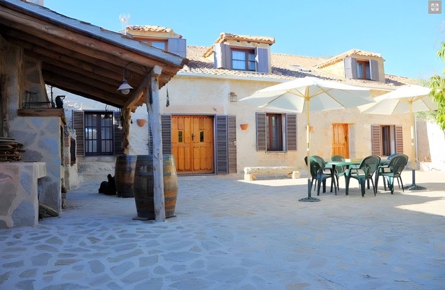 Rural House 'El Escondite De Los Duendes' with Mountain View, Private Garden and Wi-Fi