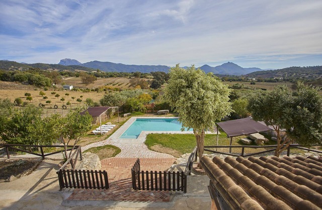 Casa Rural" Los cuatro olivos "en El Bosque