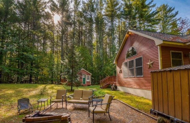 Esta casa es un 4 dormitorio (s), 2 baños, ubicada en Center Conway, NH.
