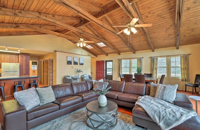 Rustic Clyde Getaway w/ Maggie Valley Views!