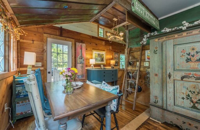 Rustic Cottage in the Woods Close to Tryon Equestrian Center