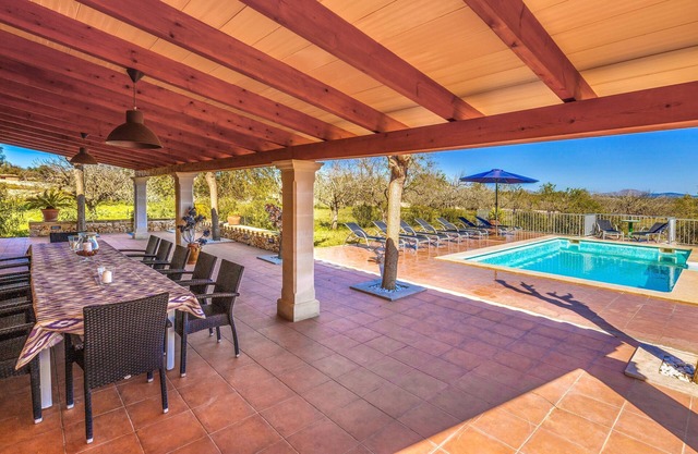 Maravillosa casa de campo con piscina, jacuzzi, terrazas, Wi-Fi y jardín