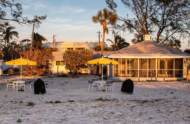 Anna Maria Cottage histórico frente a la playa (Duplex)