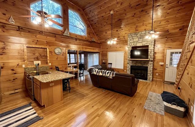 Rustic Escape on Lake Hartwell - Pet Friendly, Kayaks and Paddleboards Provided!
