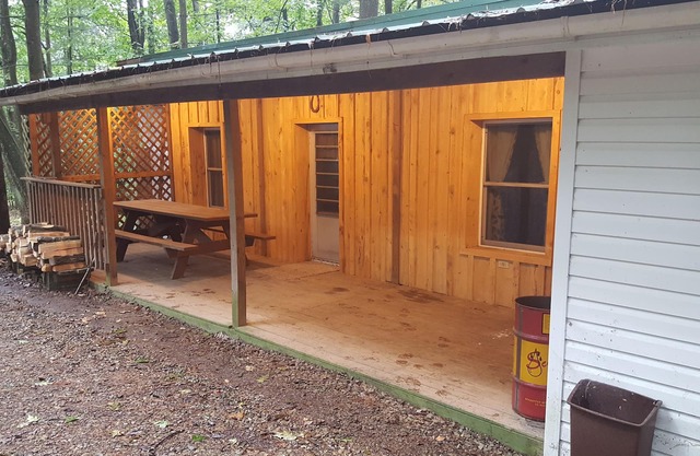 Campamento de caza y pesca