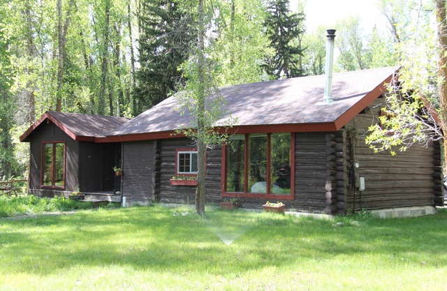 Cabaña rústica en 1/2 acre en el bosque