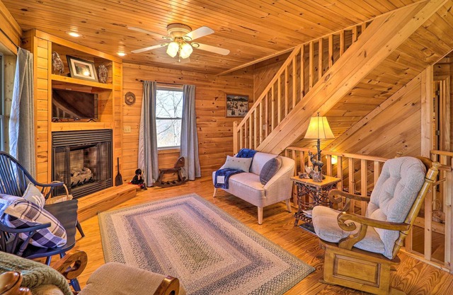 Rustic Purlear Cabin w/ Mtn Views & Game Room