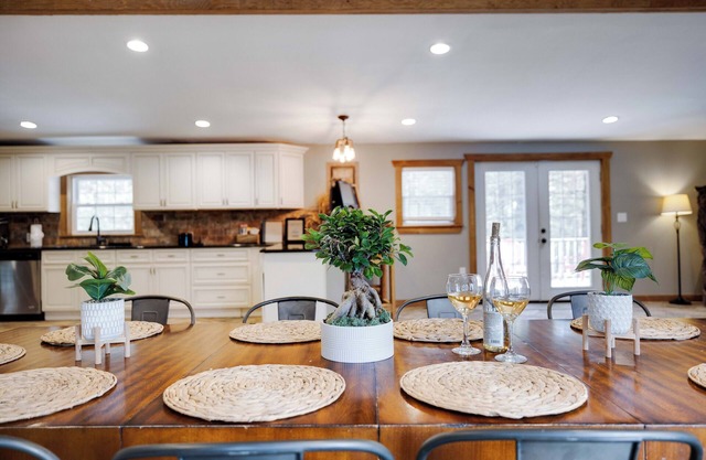 Spacious 5-Bedroom Mountain Retreat w/Game Room & Golf Simulator