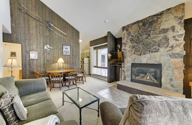 Rustic Ski Lodge tiene capacidad para 4 personas, ubicado entre Alta y Snowbird con transporte gratuito a Altas