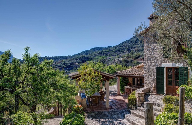 "S'Erisal", impresionante villa en Fornalutx, a 10 minutos de la playa de Sóller.
