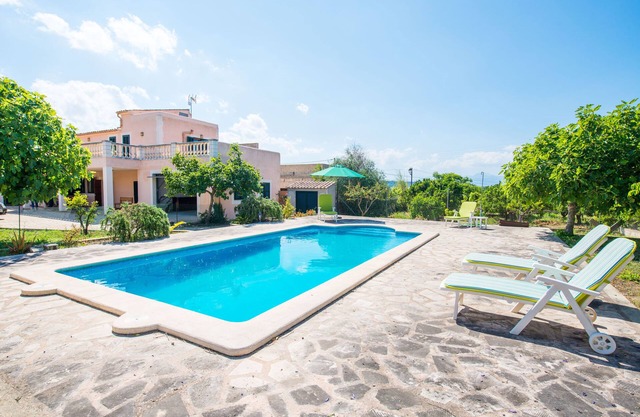 SA FONERA - Villa con piscina privada en Maria De La Salut. WiFi Gratis