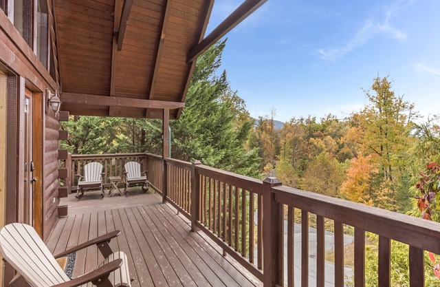 Saddle Ridge | Pet Friendly, Hot Tub, Pool Table!