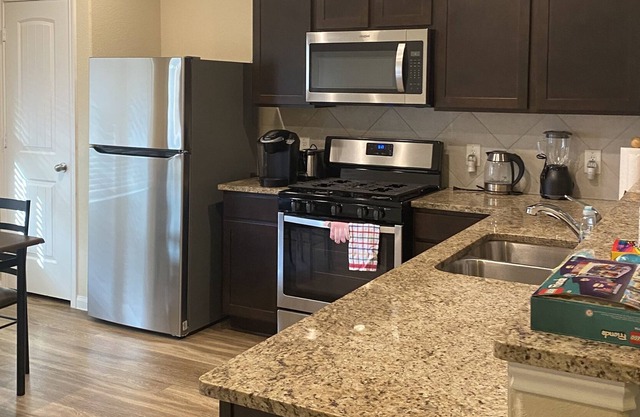 Safe, family friendly cozy home away from home.Lush Space with all essentials.