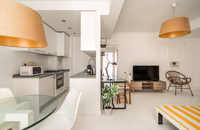 Saffron Apartment, Wifi, Garage !new!