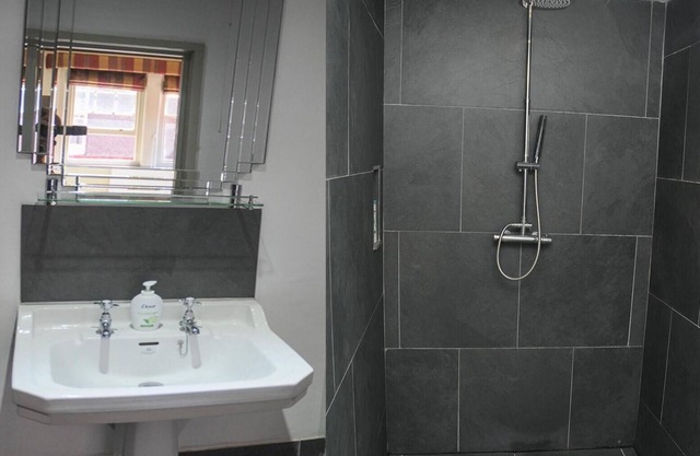 Apartamento-De Lujo-Baño con ducha
