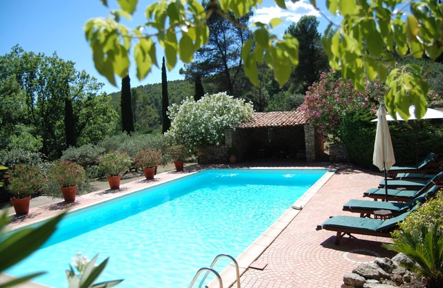 SALERNES Haut Var Casa con encanto piscina 6x12 aire acondicionado parque 70000m2