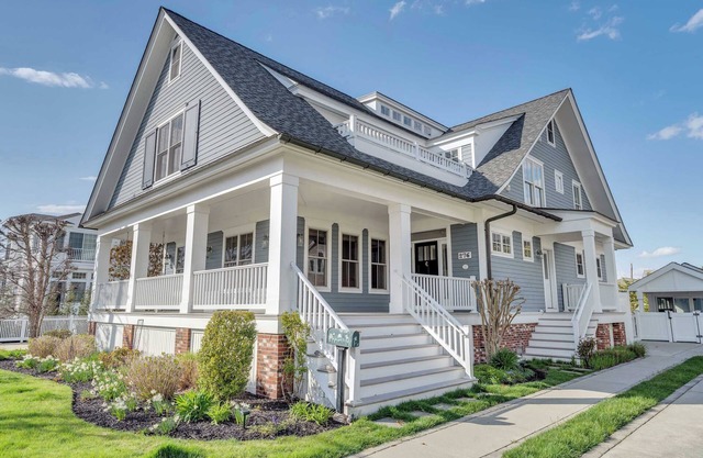 Saltwater Splendor: 5 Bedroom Retreat, with Pool