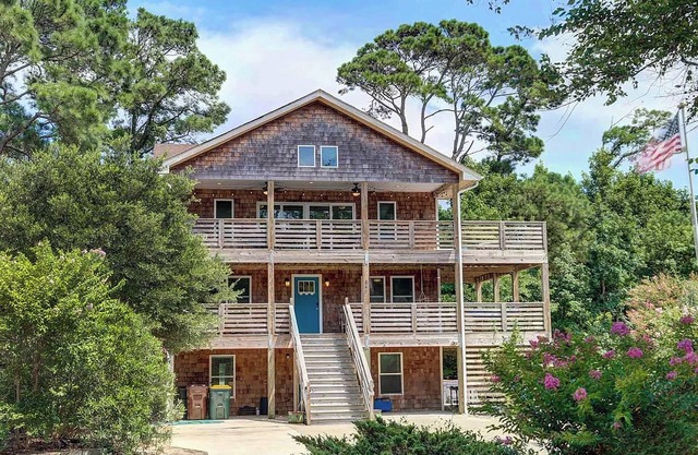 Salty Sunsets: Hot Tub | 2 Kitchens | Pool Access