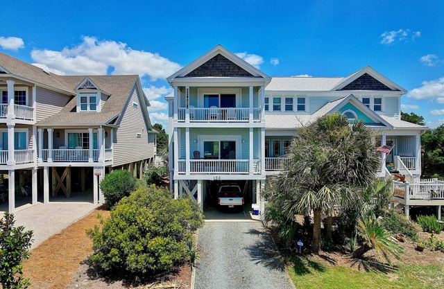 "Salty Winds" Beautiful 2 bed 2.5 bath home!