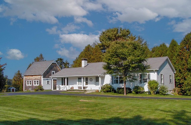 3 BR, 1. 5 BA frente al mar en el río Sheepscot con un muelle privado y flotador