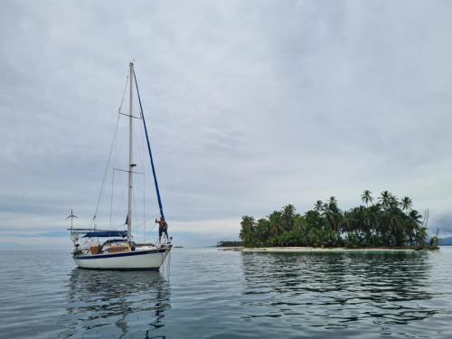 San Blas private boat
