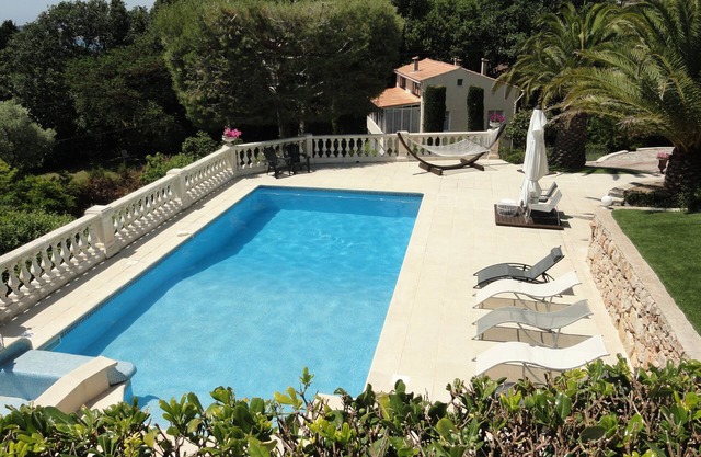 Sanary sur mer casa 100m2, terraza 50m2 piscina y vista al mar en propiedad