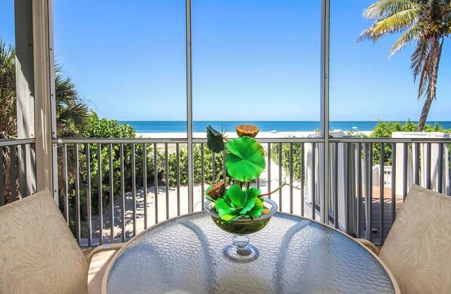 Sandrift 1071 Captiva`s Premier Gulf-Front Escape: 3BR/3.5BA Retreat with