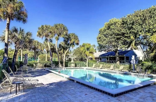 Sanibel Dream Cottage Near Beach w/ Heated Pool, Bikes & More!