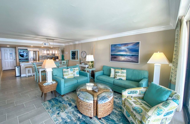 Condominio Sanibel Harbour Resort recientemente renovado con vistas a la playa y al atardecer