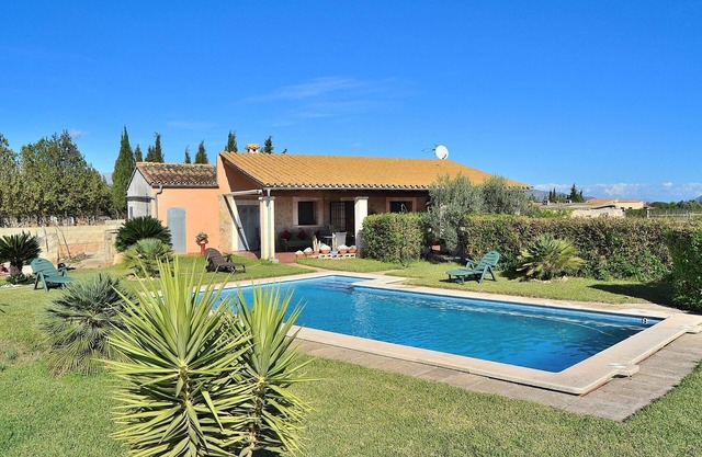 Sant Vicenç 022 tradicional finca con piscina privada, espacioso jardín y WiFi