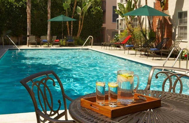 Santa Monica Bliss Cozy 1BR Apartment w/ Resort Vibes