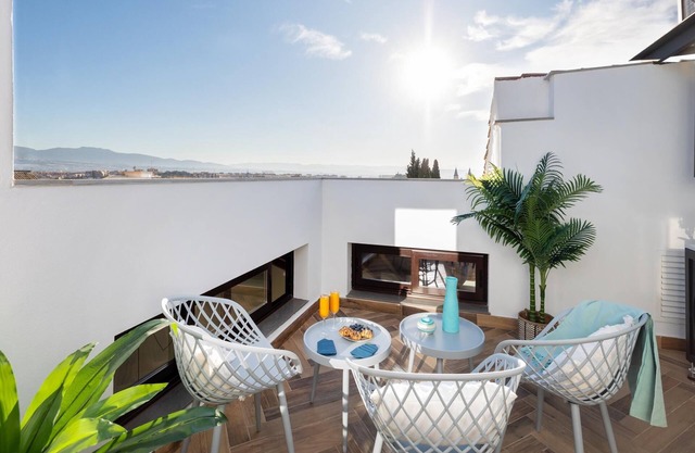 2.5 Million Villa.Private pool over Alhambra