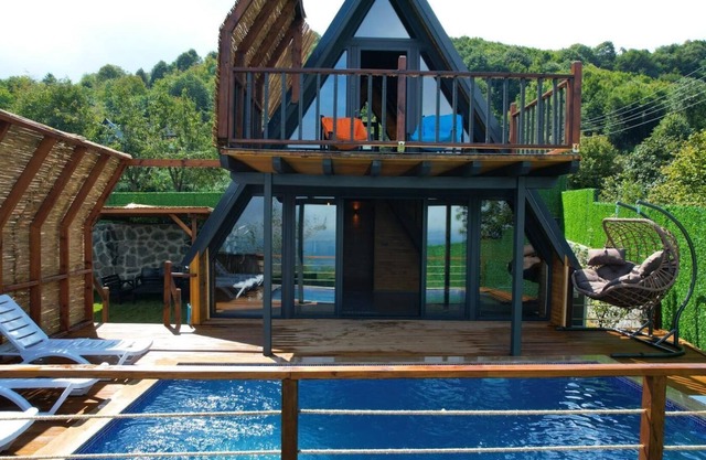 Sapanca 2+1 Isıtmalı Havuz-Jakuzi 5 Kişilik Bungalov
